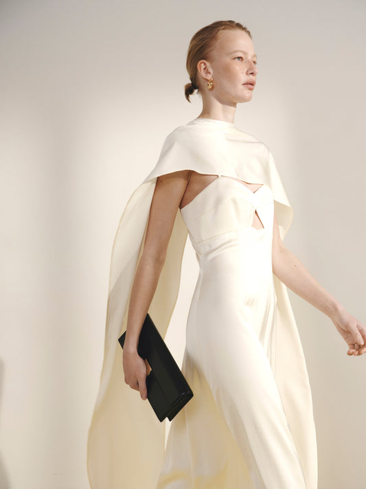 Сатинова молочна сукня з чашками