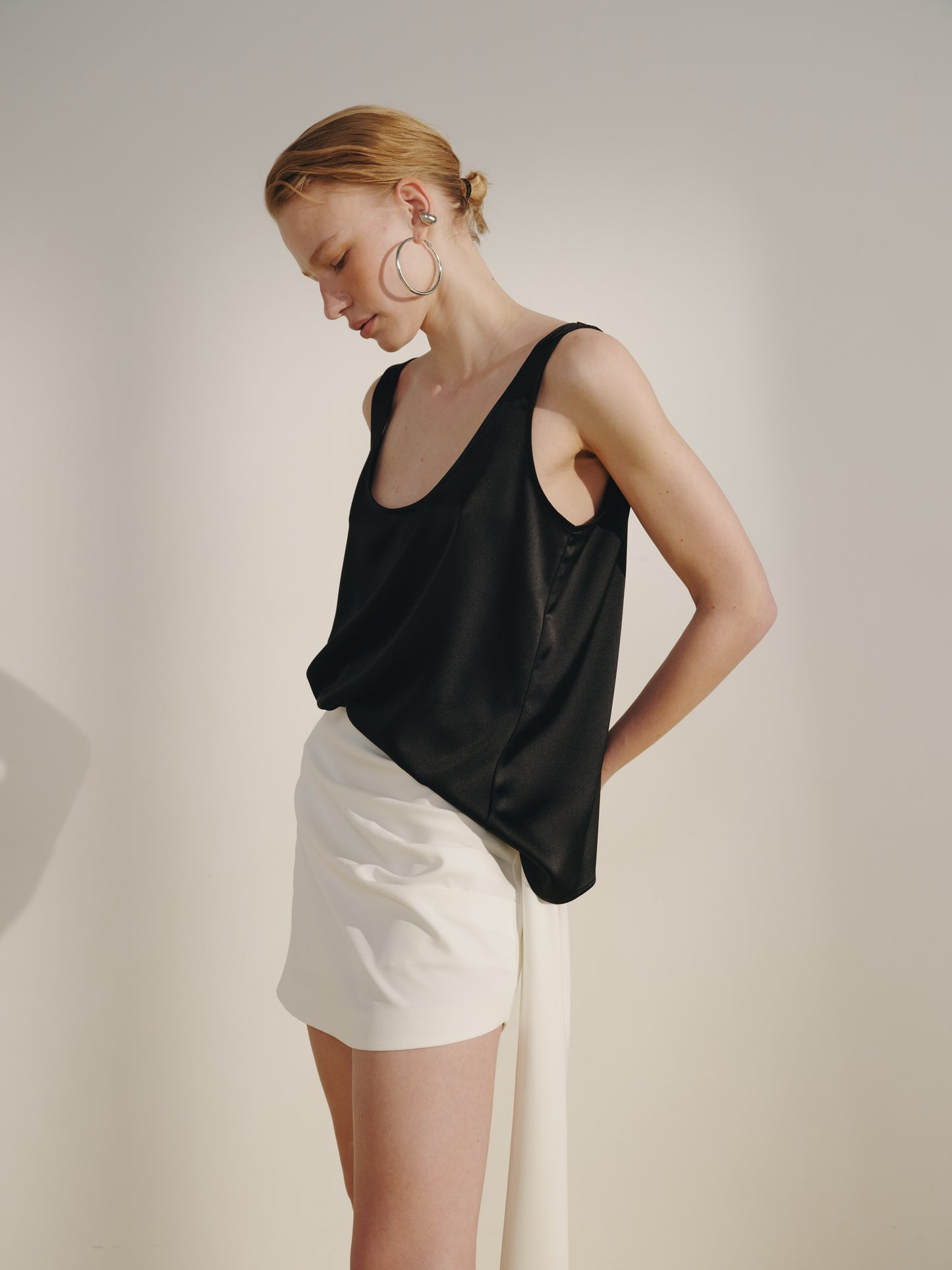 Майка сатинова чорна