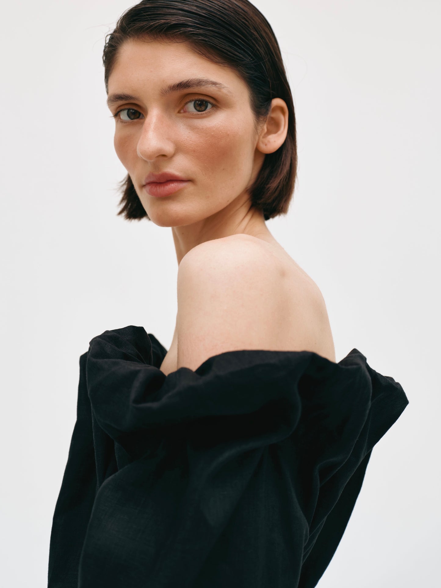 Сукня буф максі з льону чорна