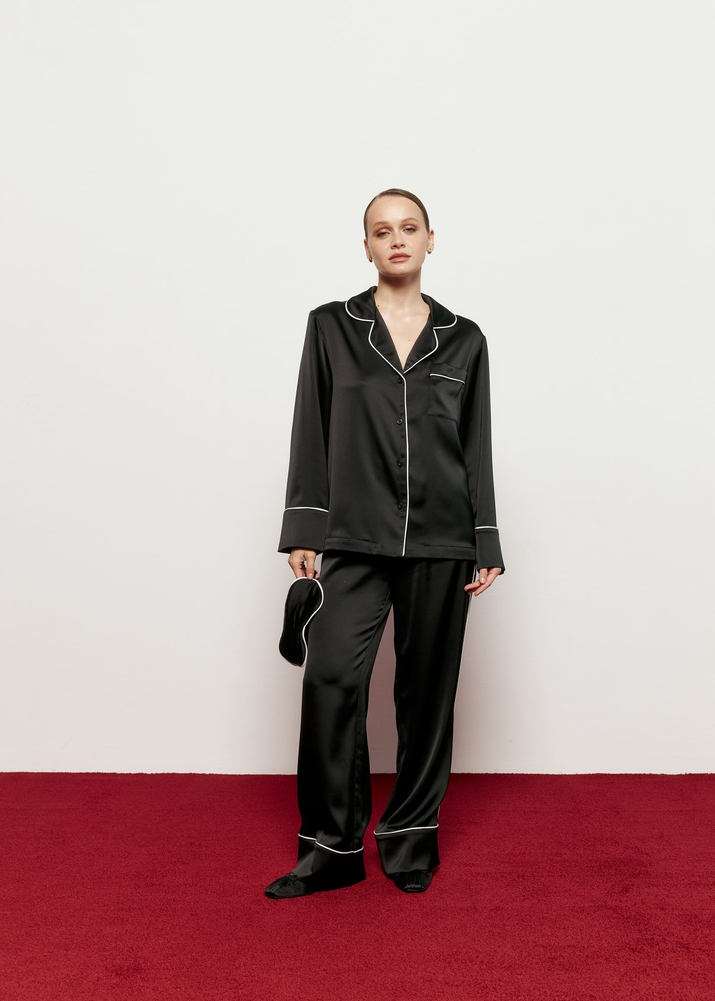 Піжама сатинова чорна з контрастним кантом