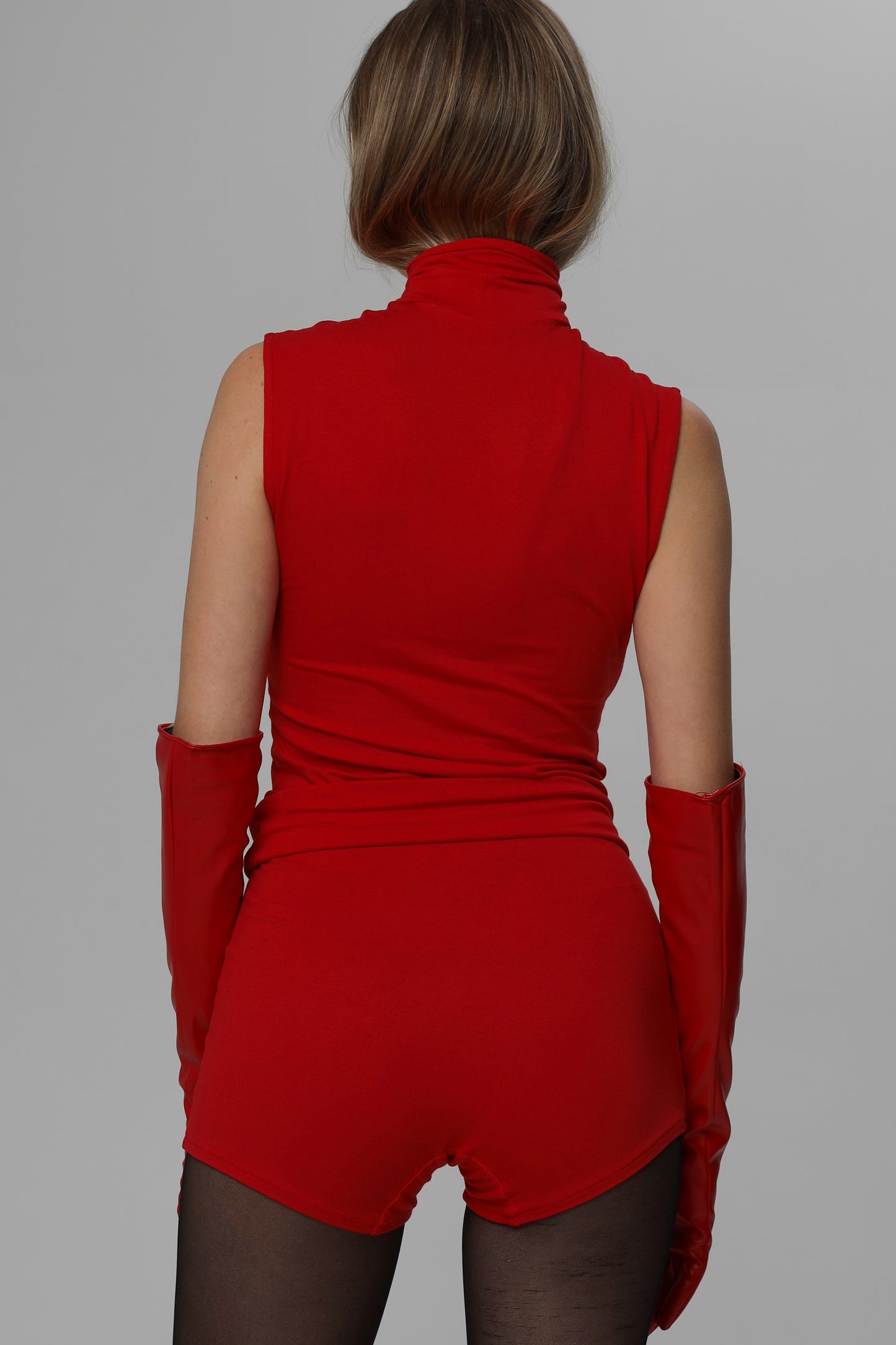 Гольф без рукавів червоний