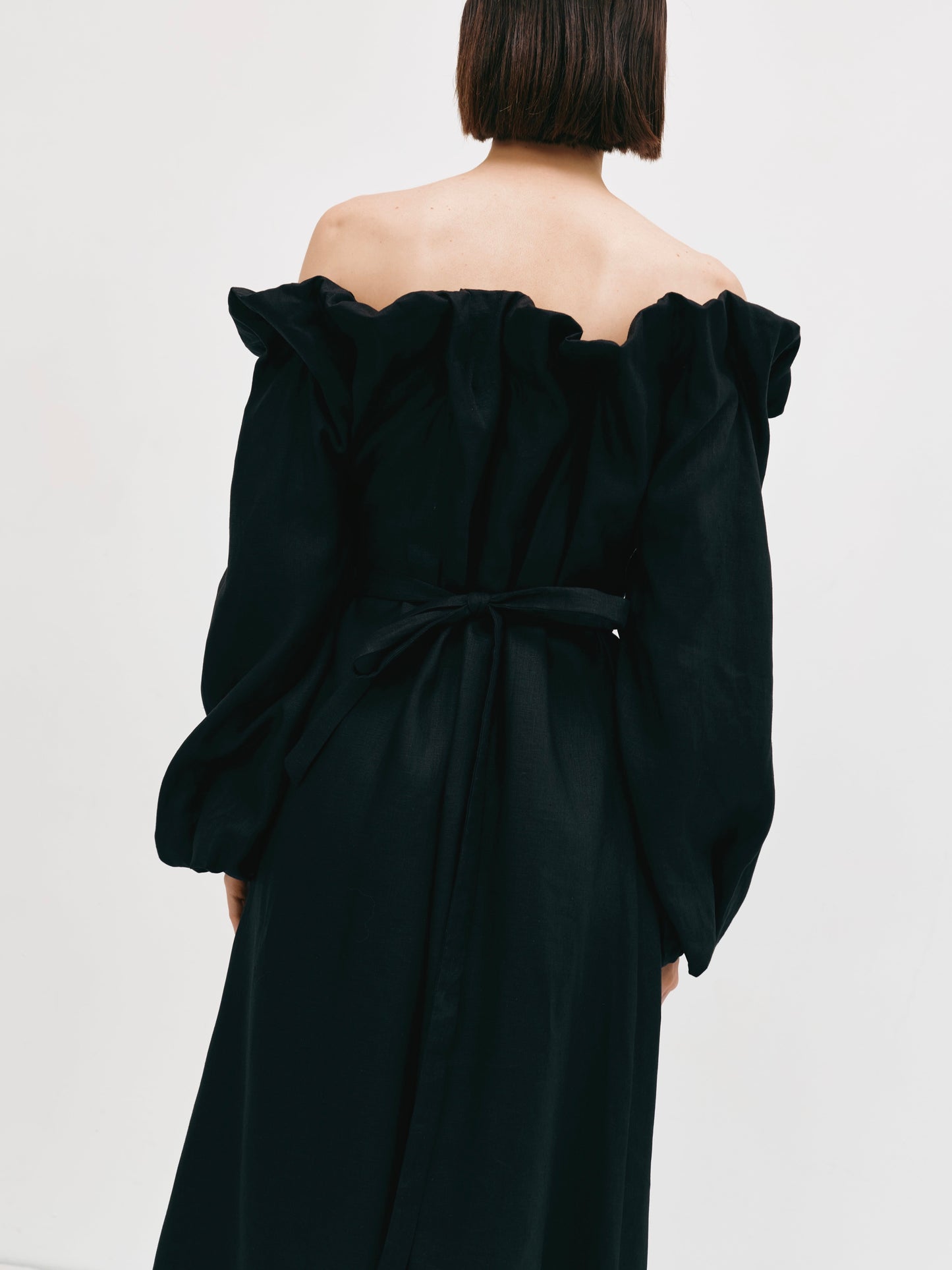 Сукня буф максі з льону чорна