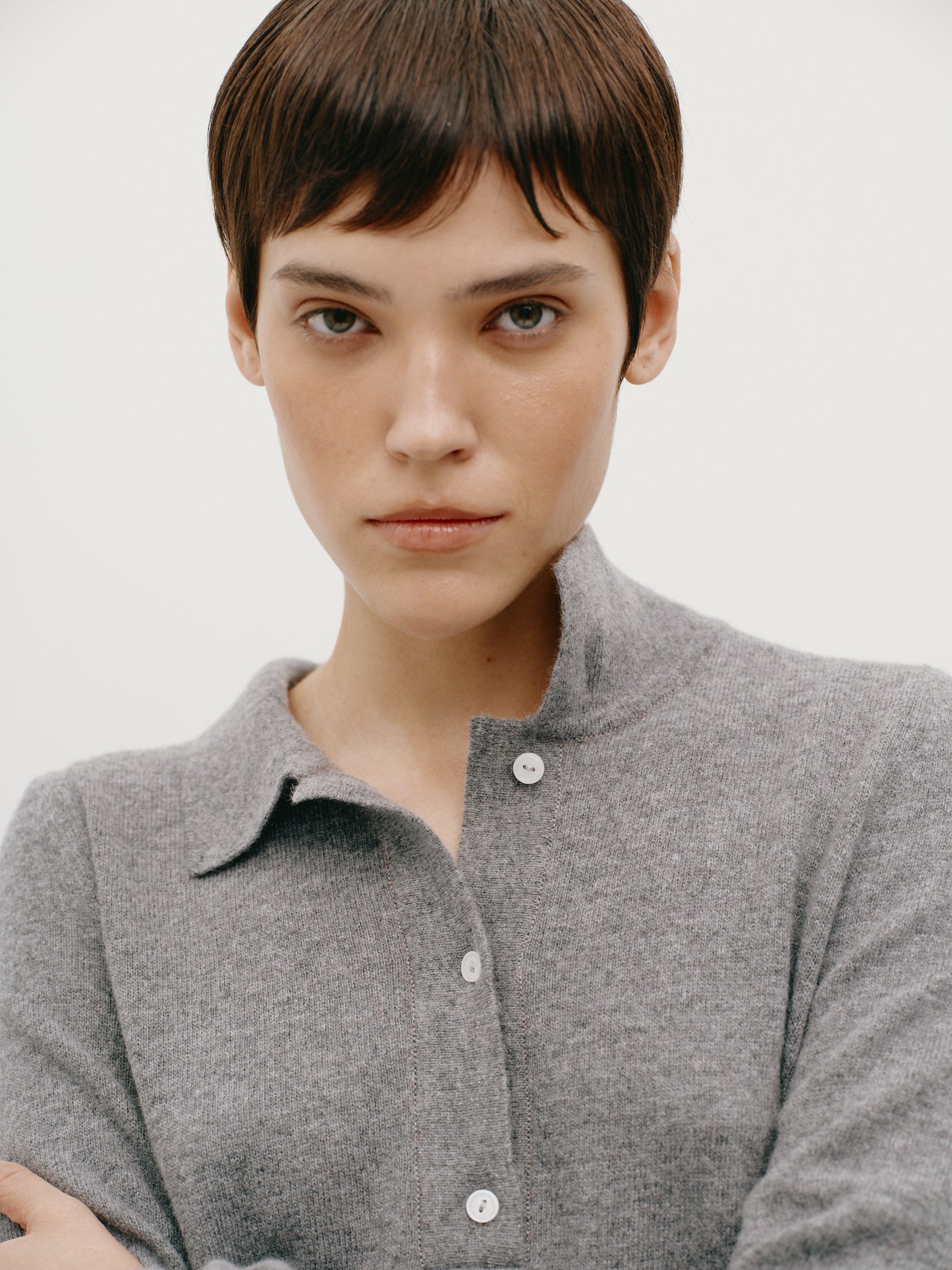 В'язане сіре поло з вовни