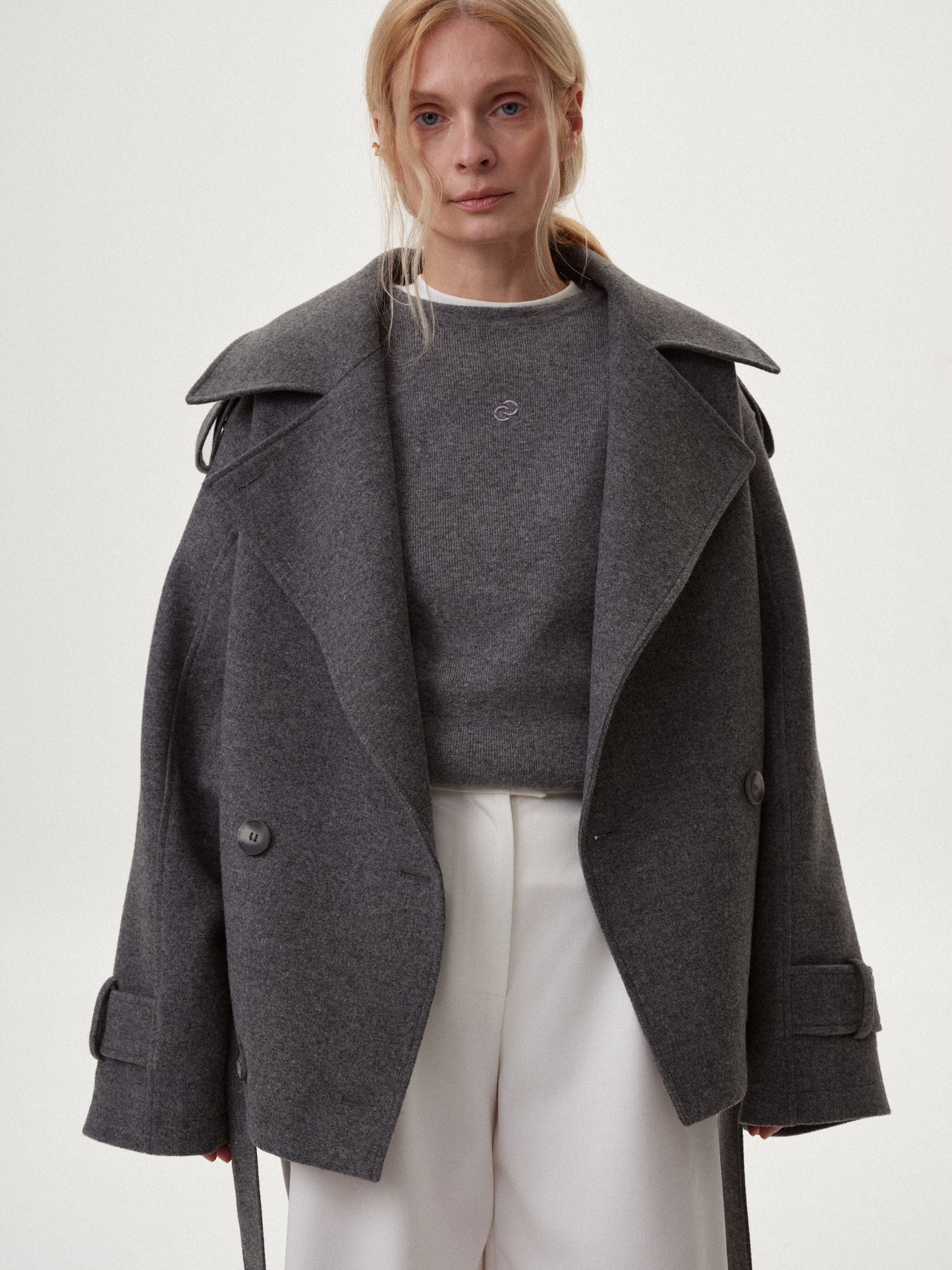 Вкорочене сіре пальто - жакет з вовни COUTURE