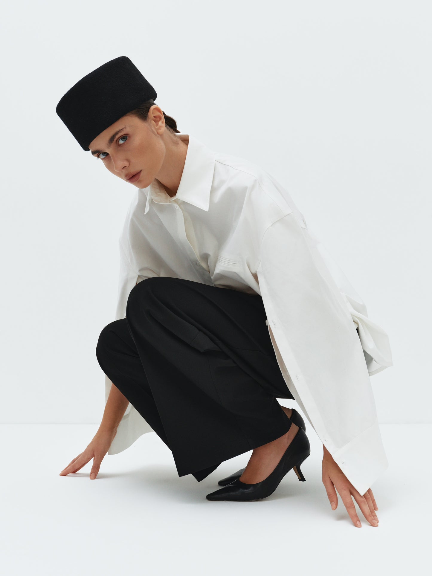 Сорочка з акцентними рукавами молочна COUTURE