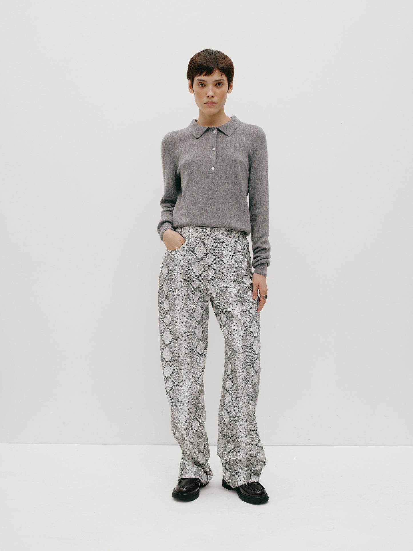 В'язане сіре поло з вовни