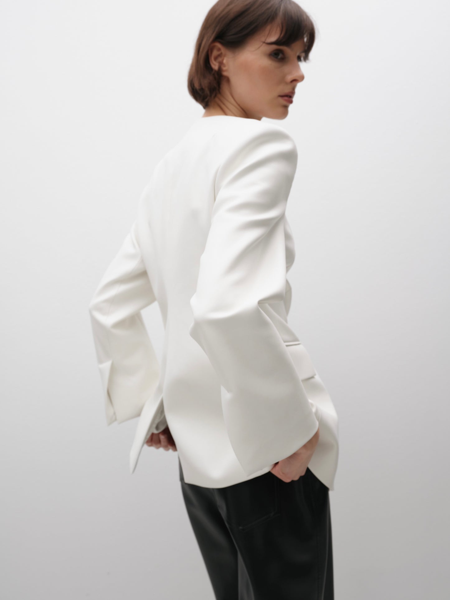 Жакет молочний приталений еко-шкіра