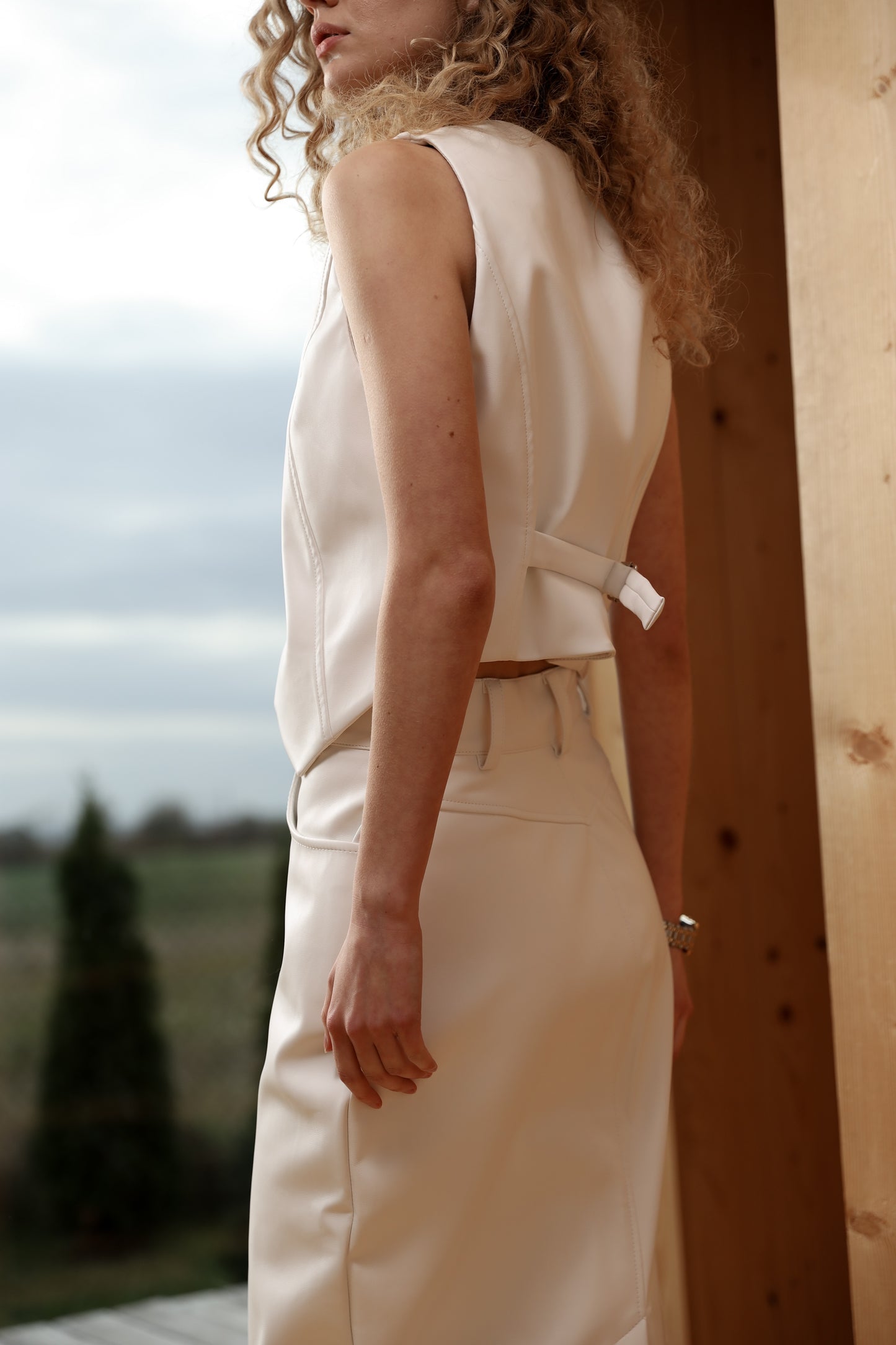 Vest eco-leather milky