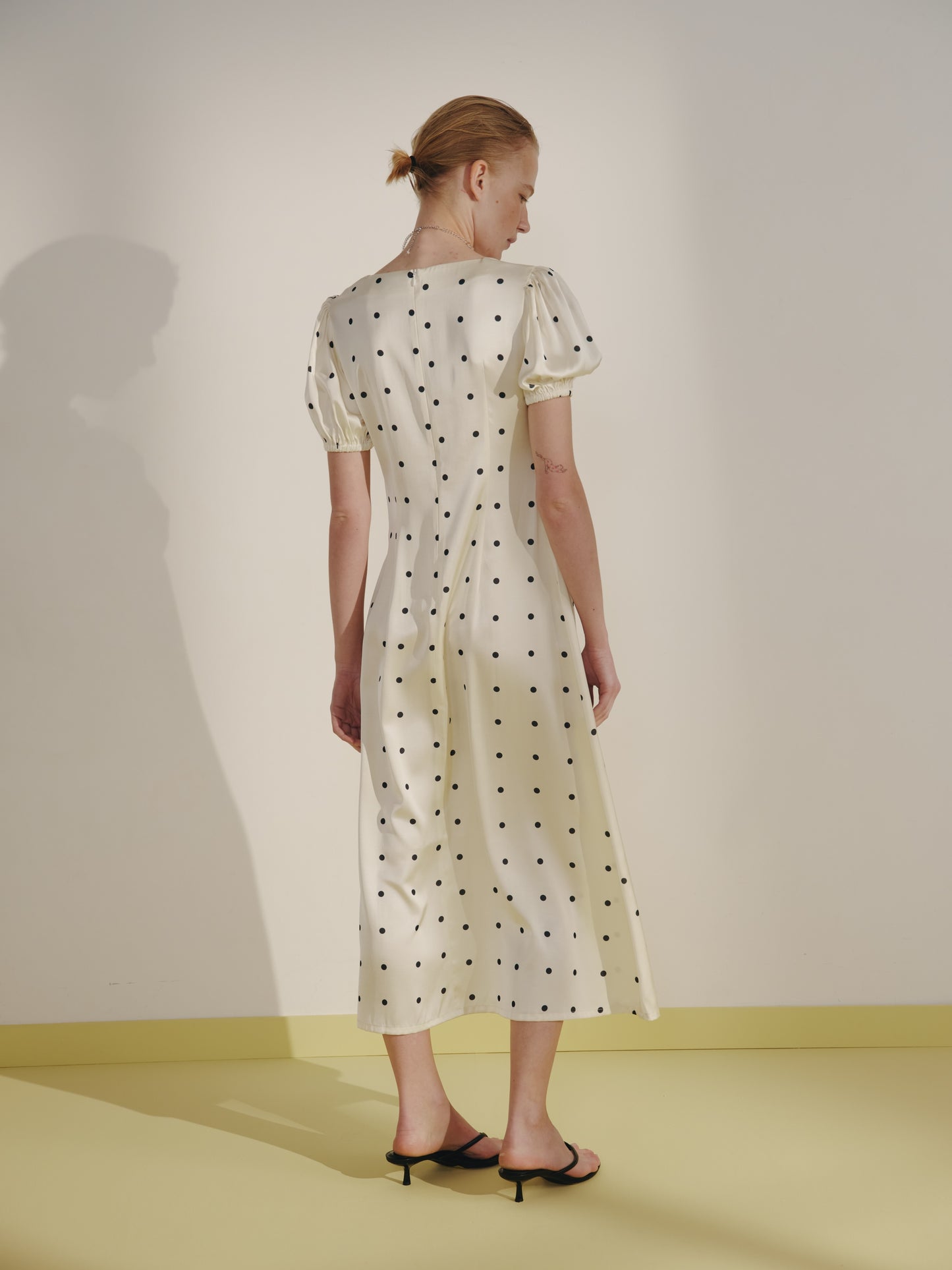 Сукня сатинова в горох