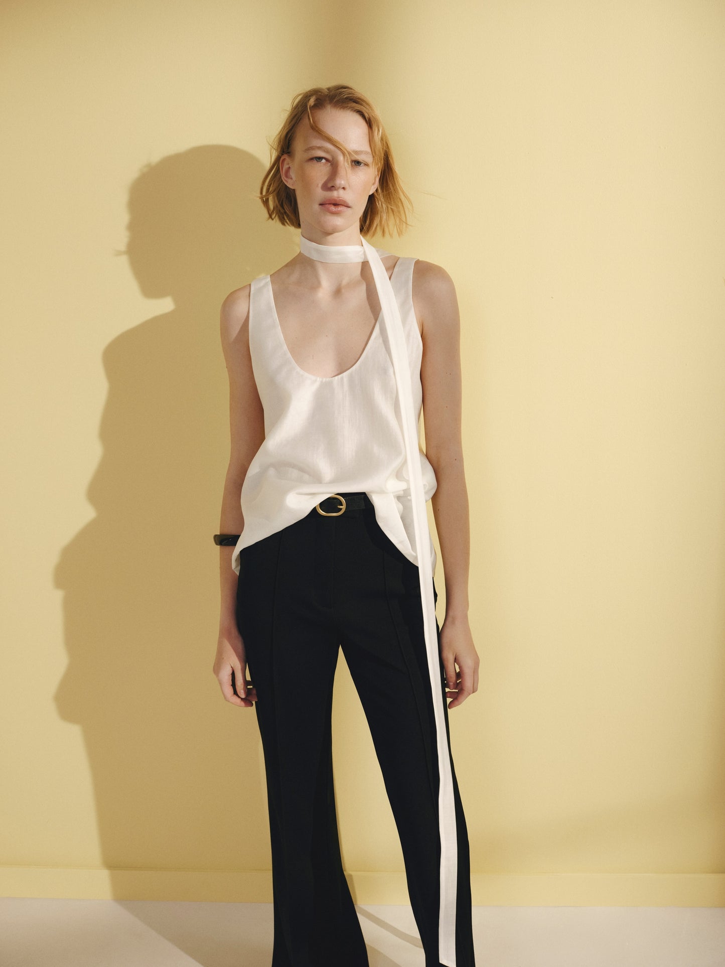 Майка напівпрозора молочна з шарфом