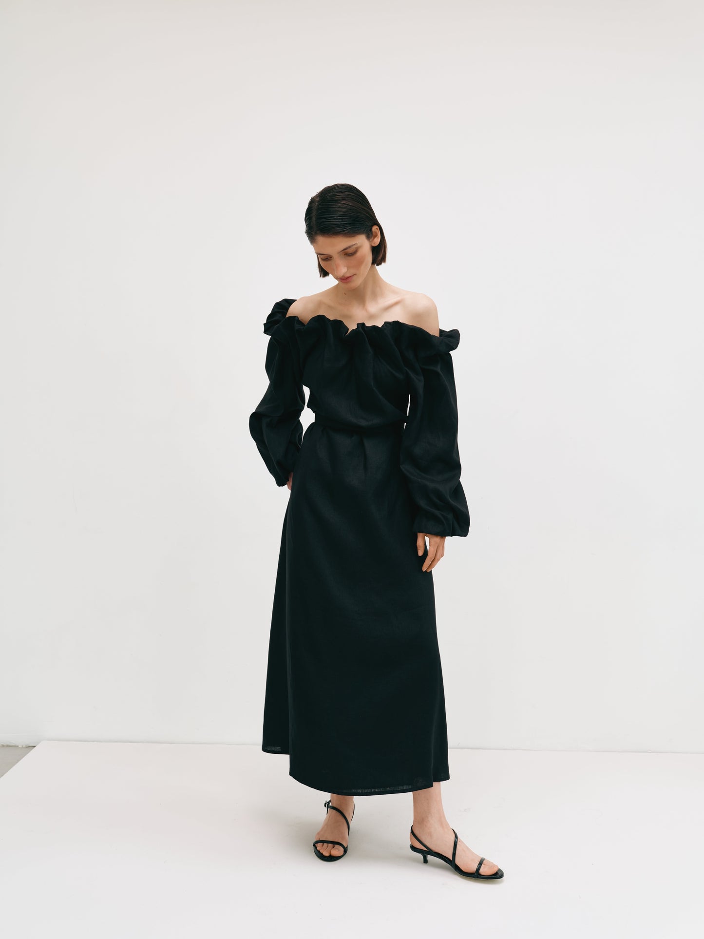 Сукня буф максі з льону чорна