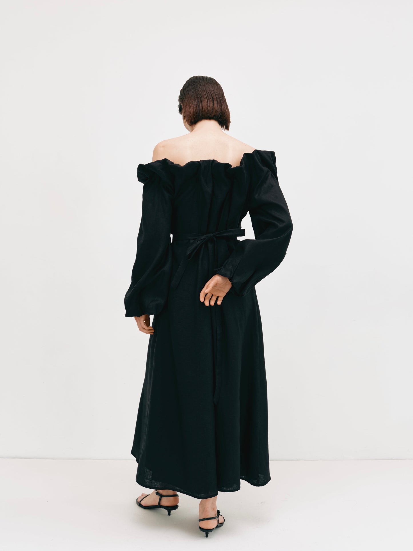 Сукня буф максі з льону чорна