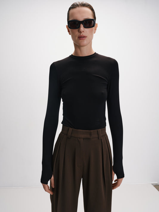 Лонгслів чорний з вишитим лого