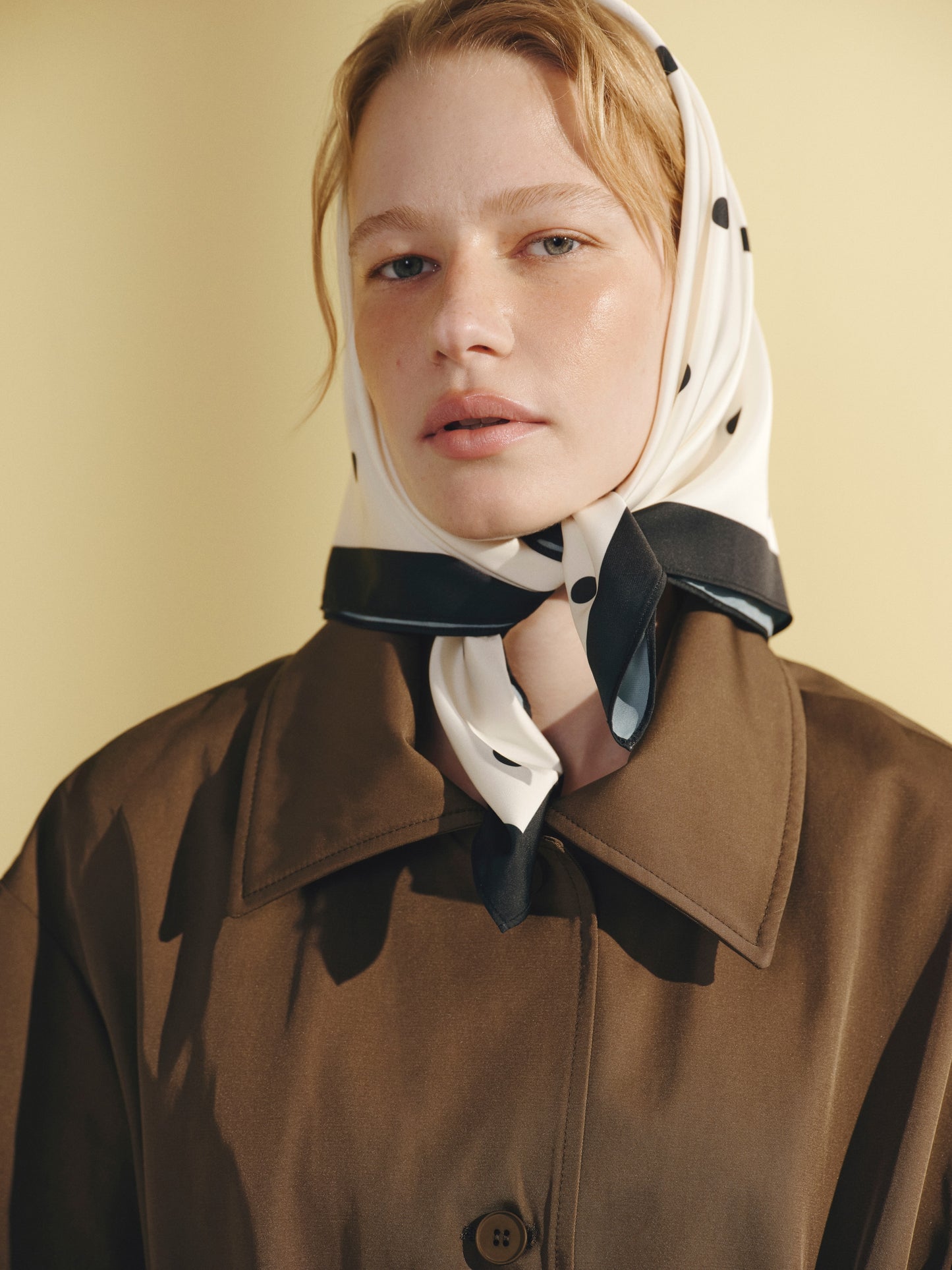 Хустинка сатинова в горох