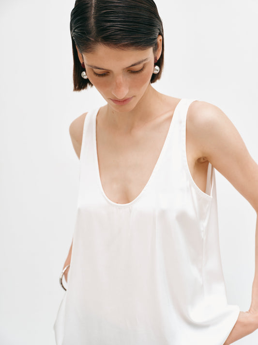 Майка сатинова біла