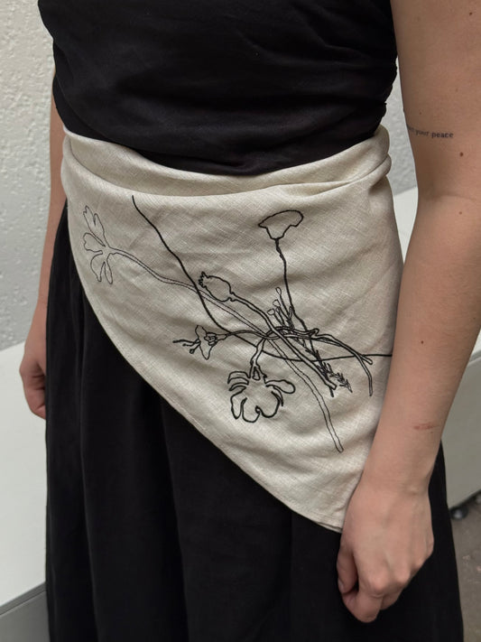 Хустинка бежева з льону з вишивкою "Маки"