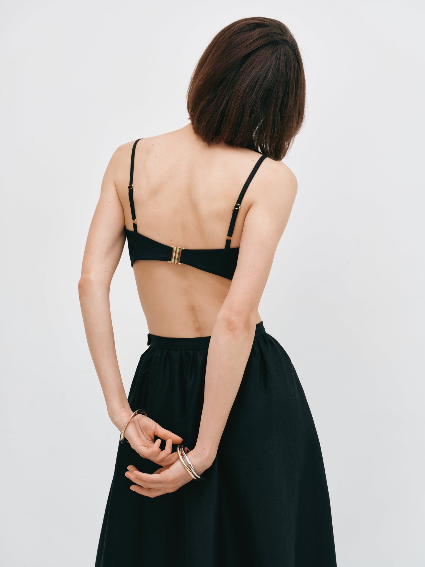 Топ з чашками з льону чорний