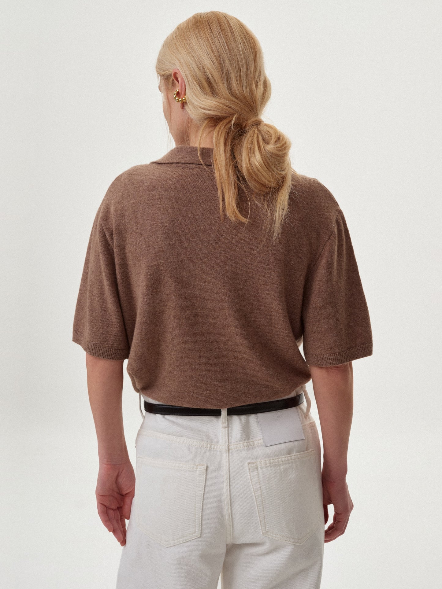 В'язане бежеве поло на короткий рукав