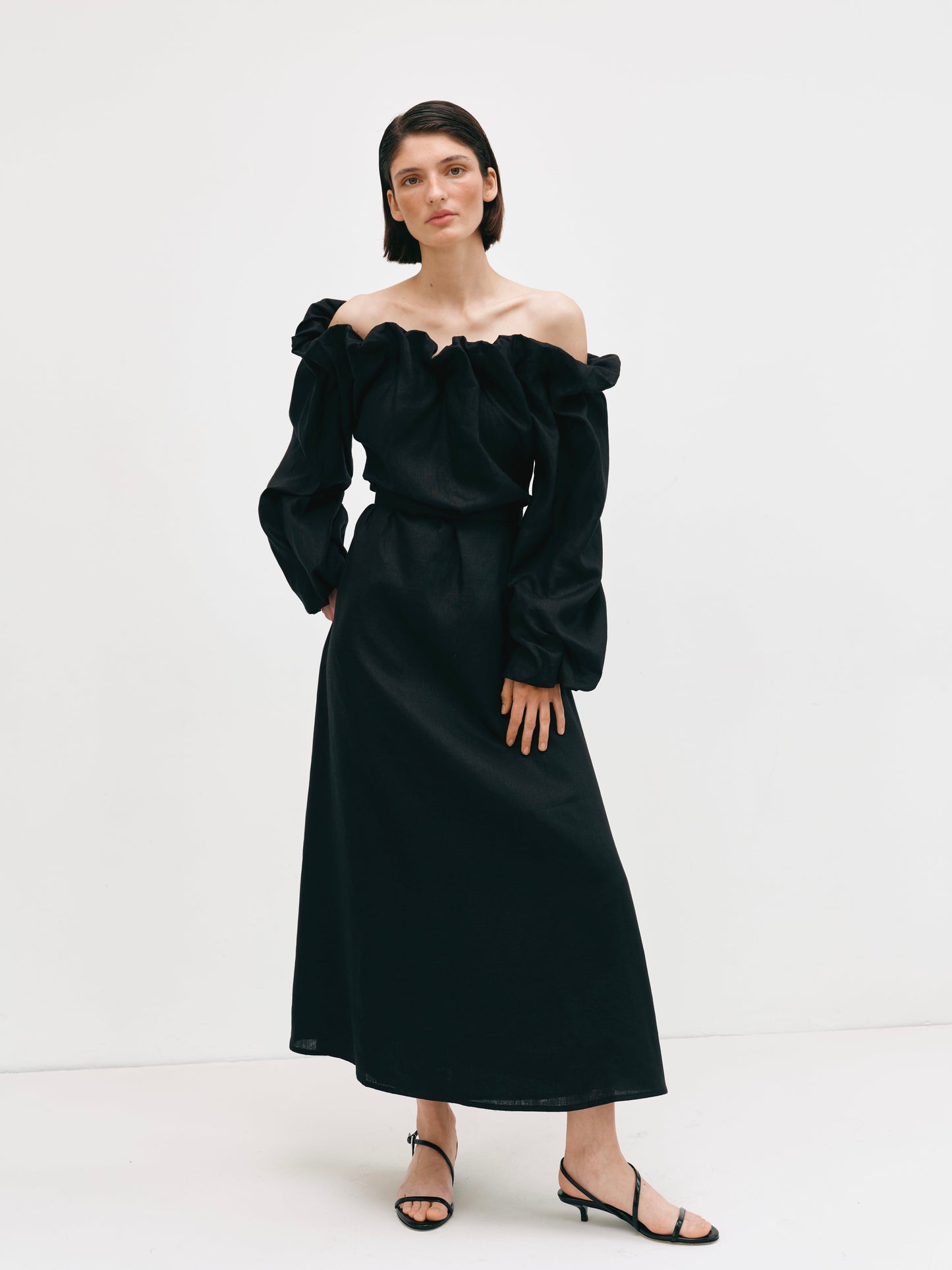 Сукня буф максі з льону чорна