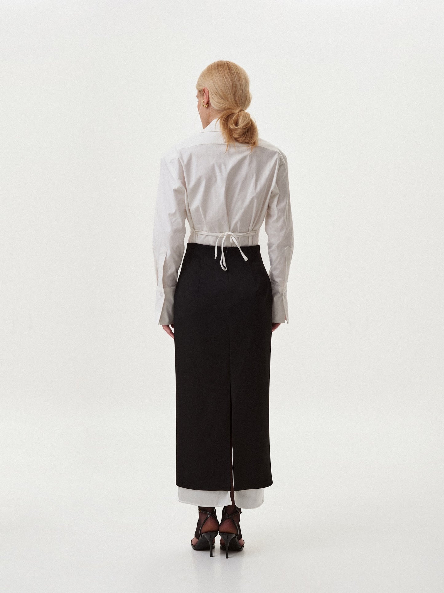 Сорочка молочна з акцентом на талію