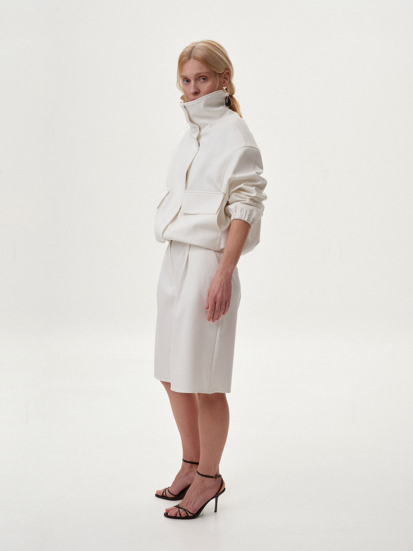 Бермуди молочні класичні