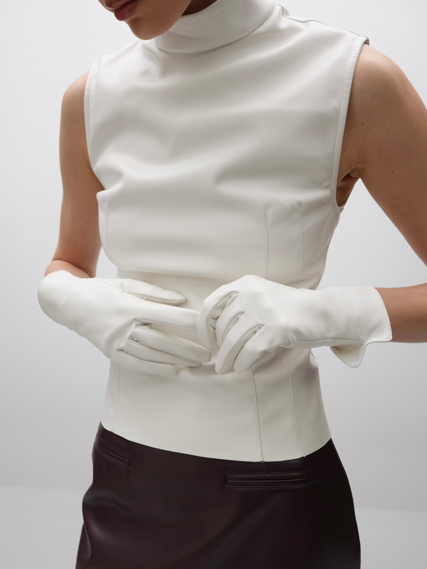 Рукавиці молочні з еко-шкіри