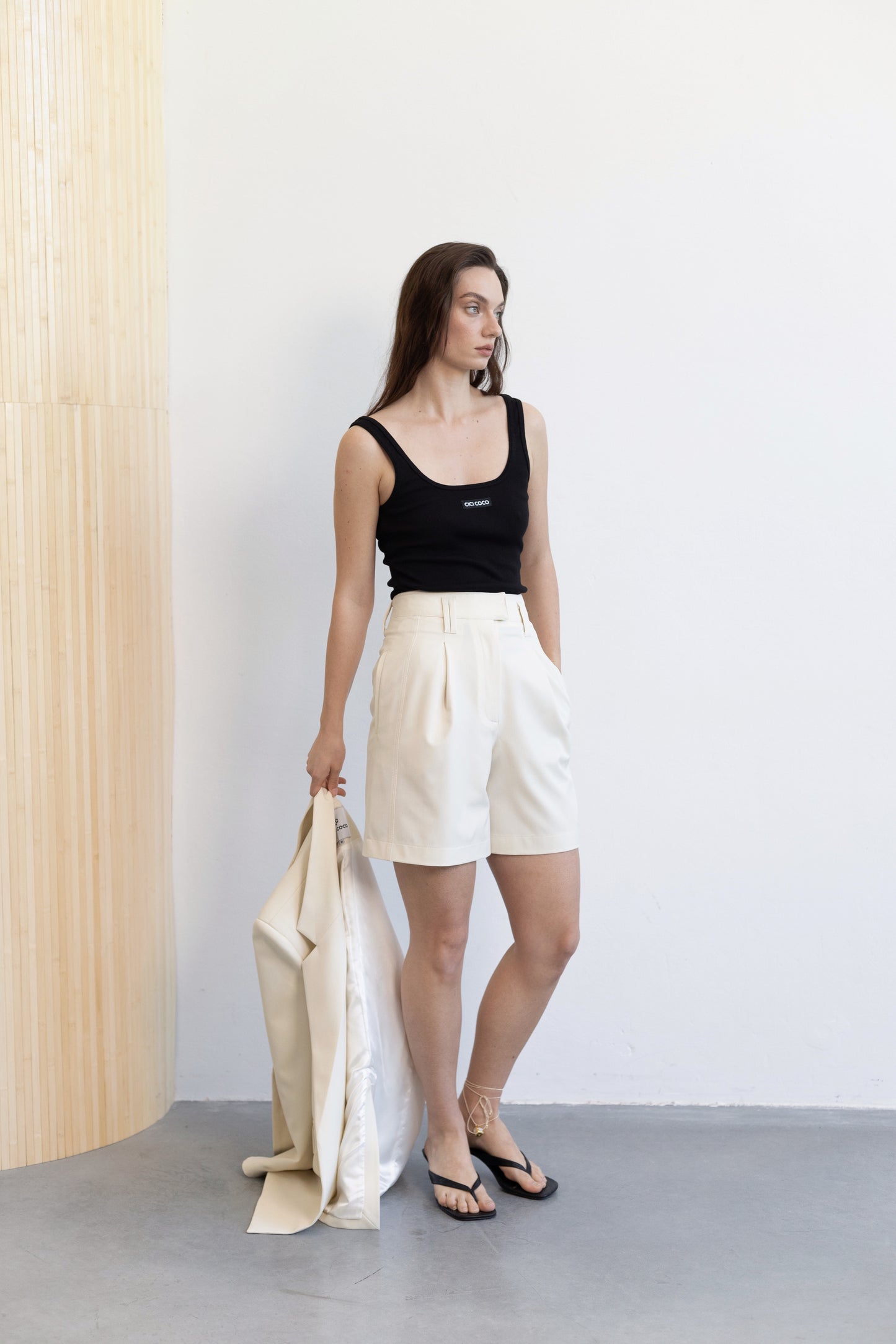 Sand bermuda shorts