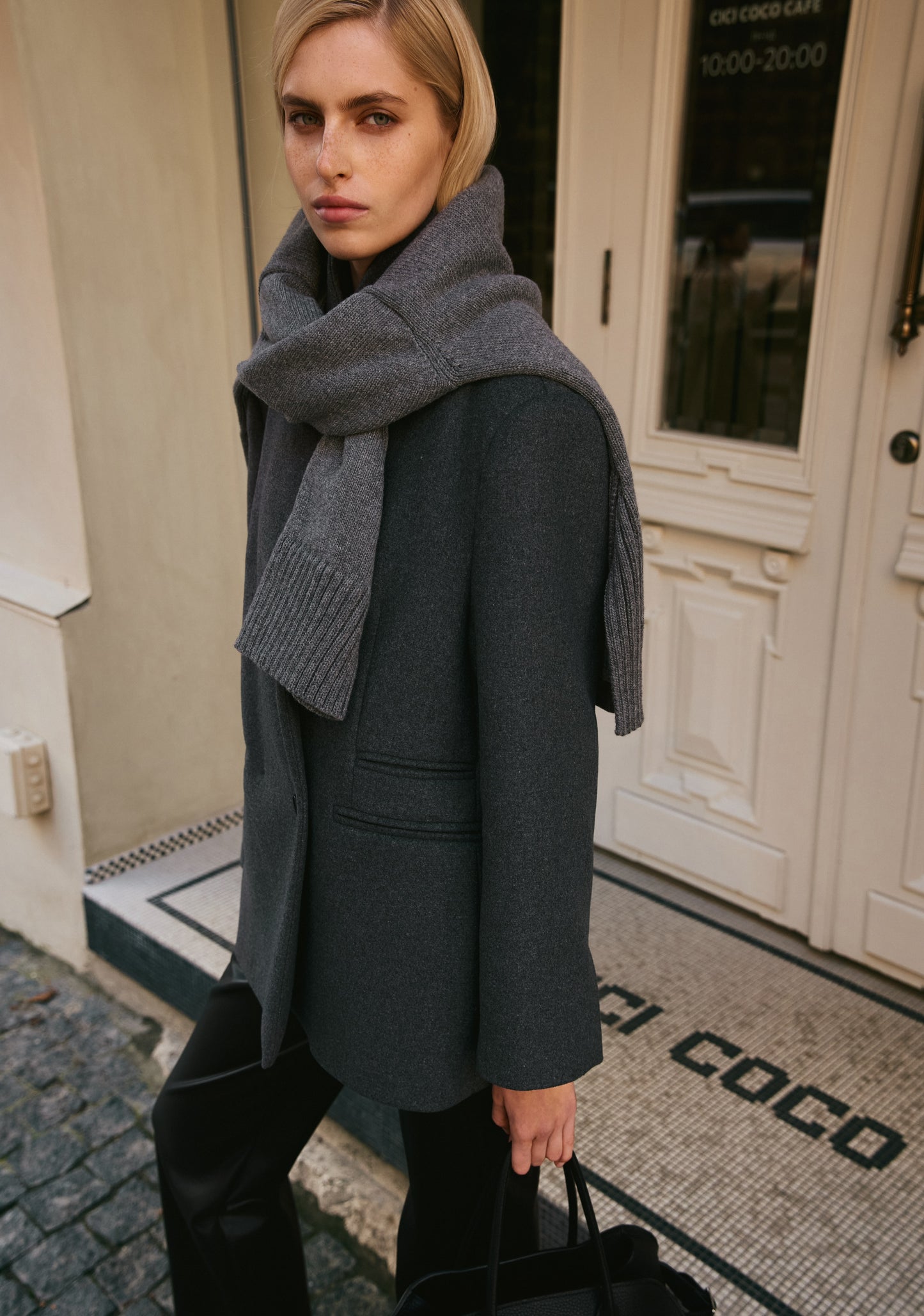 Сірий жакет - пальто COUTURE