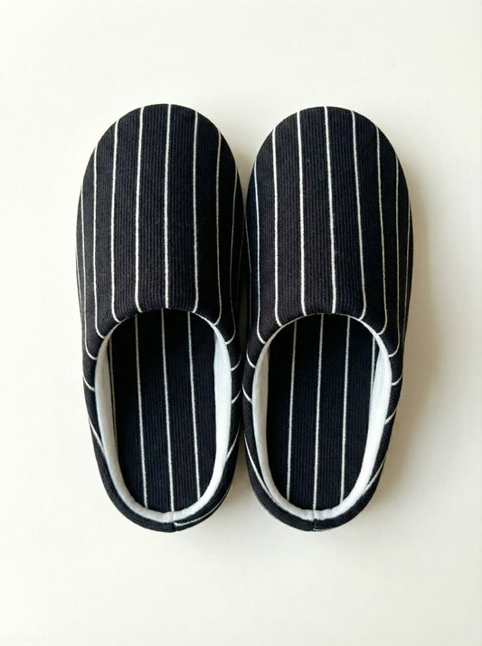 Капці домашні в смужку чорні