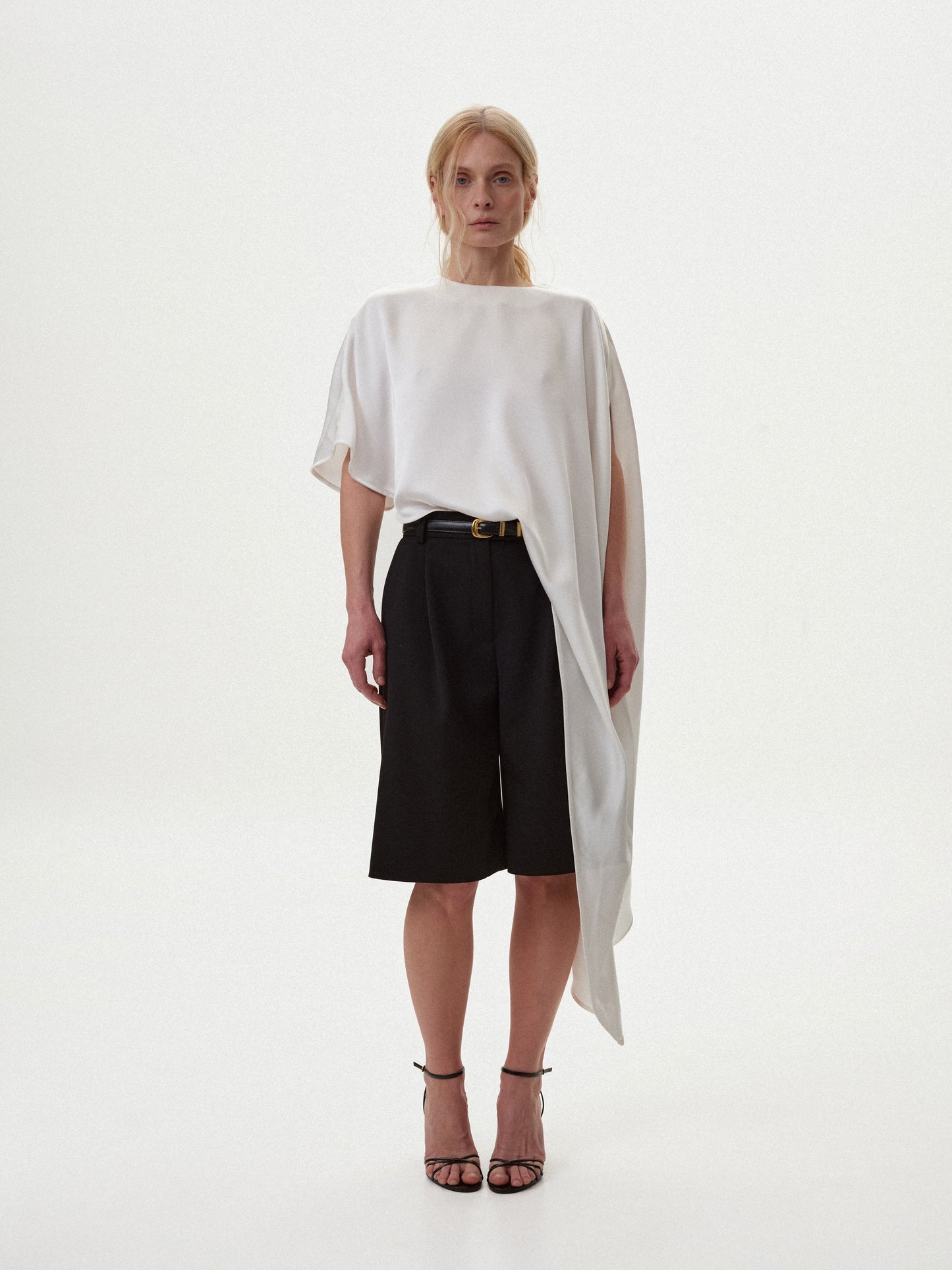 Бермуди чорні класичні