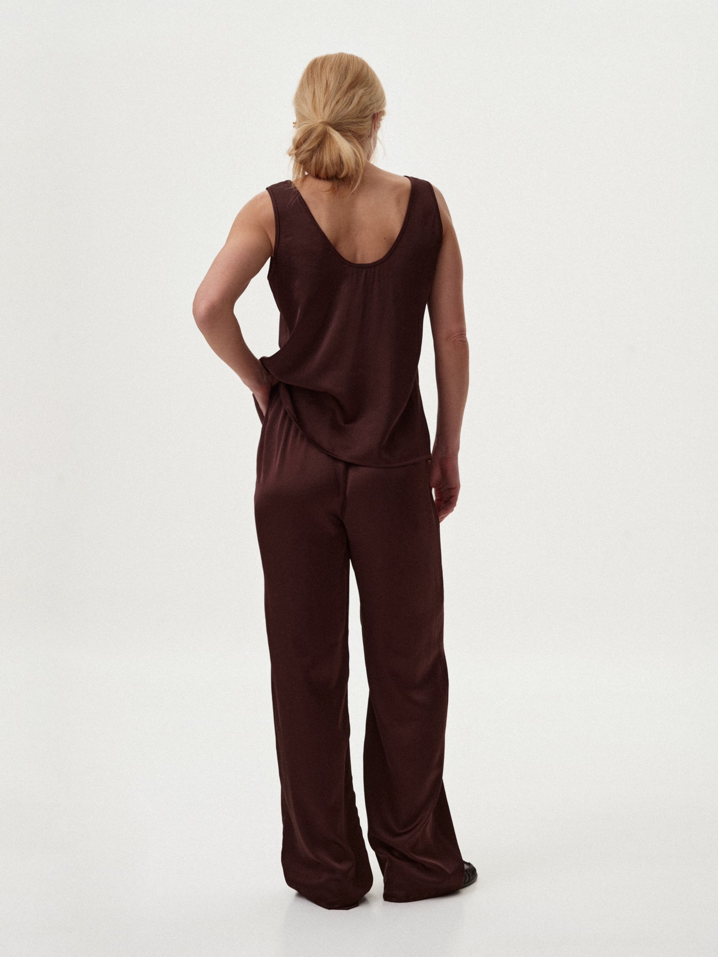 Штани сатин коричневі