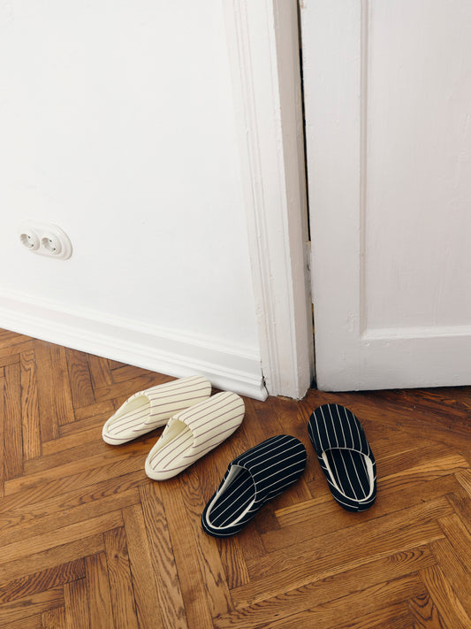 Капці домашні в смужку молочні