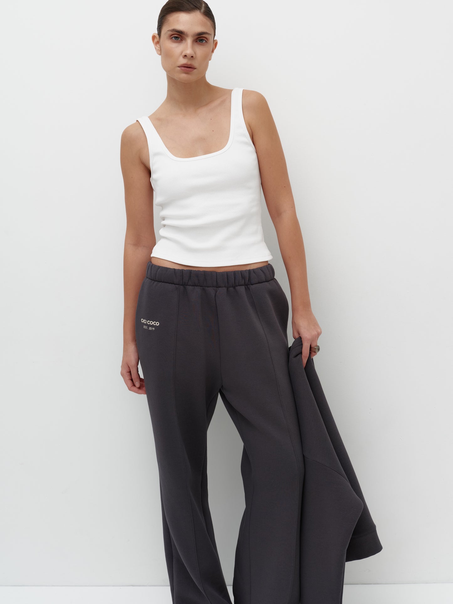 Graphite-colored insulated pants with embroidery