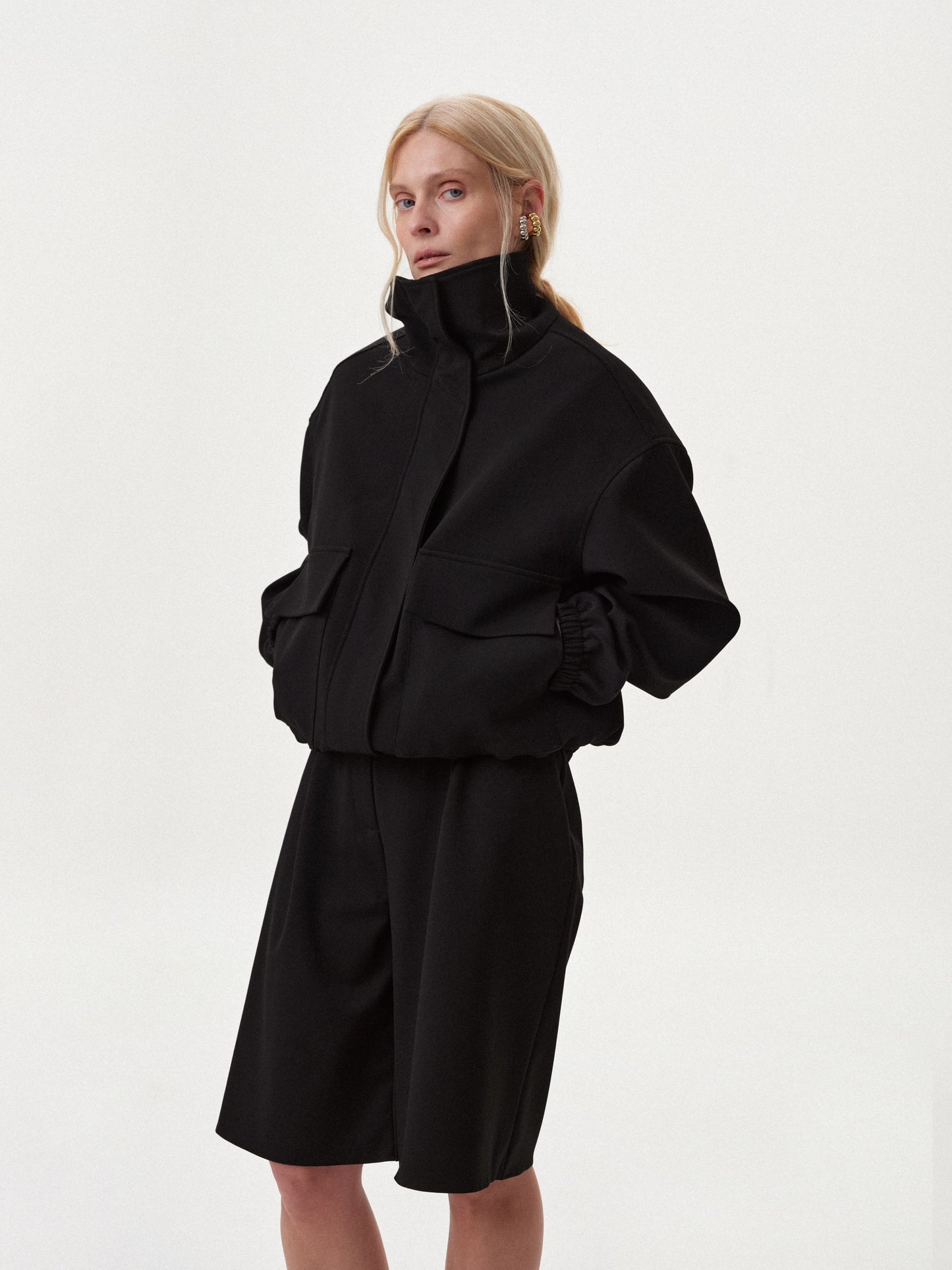 Бермуди чорні класичні