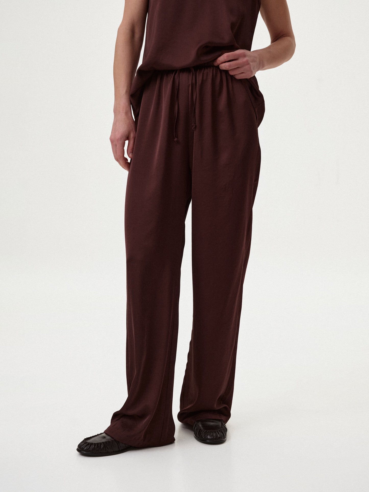 Штани сатин коричневі