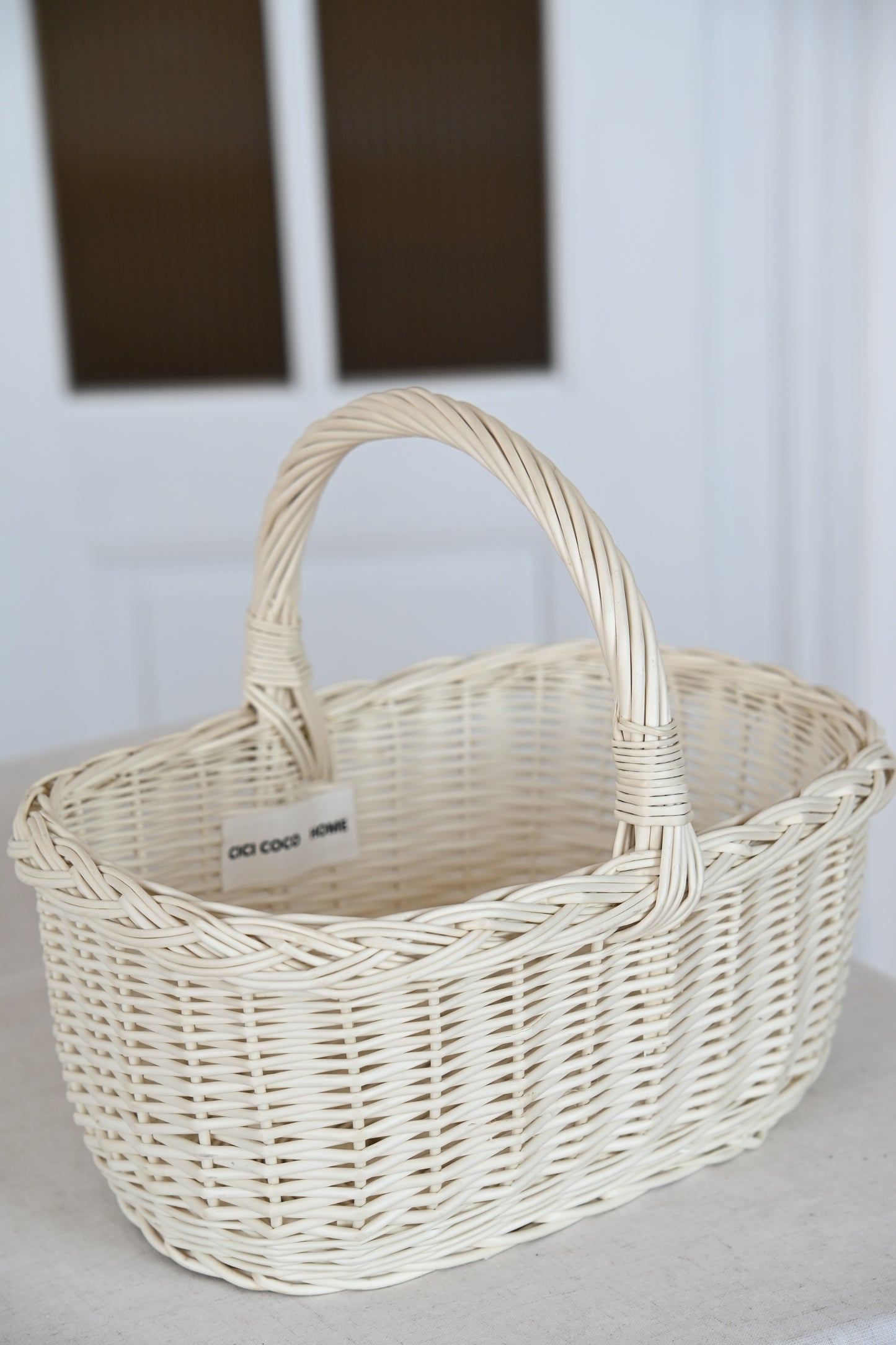 Кошик плетений білий