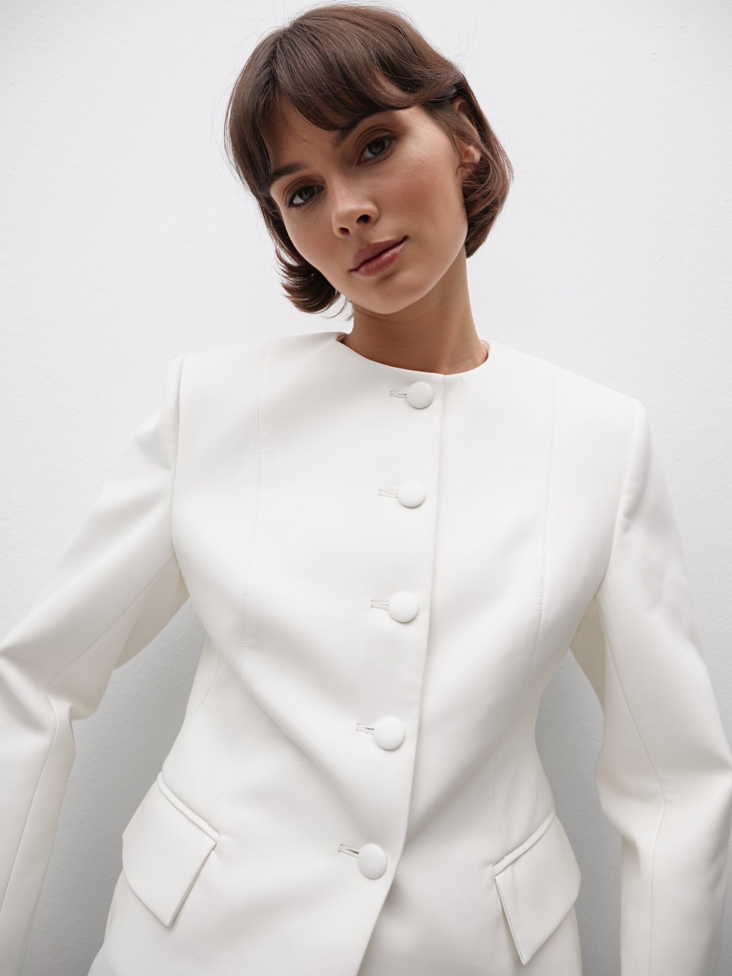 Жакет молочний приталений еко-шкіра