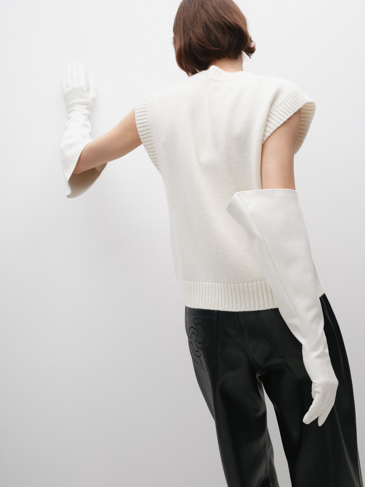 Knit vest in milk