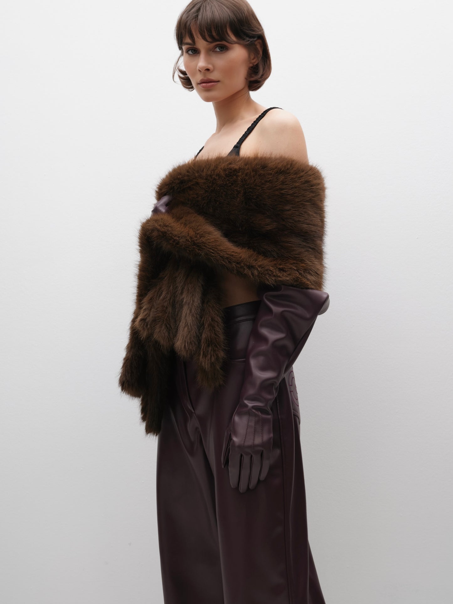 Штани еко-шкіра вільного крою сливові з вишивкою