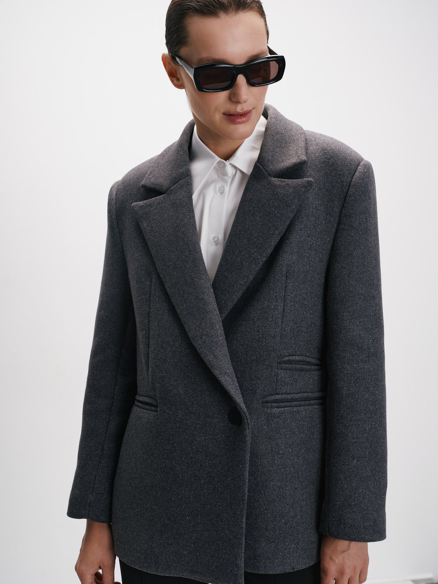 Сірий жакет - пальто COUTURE