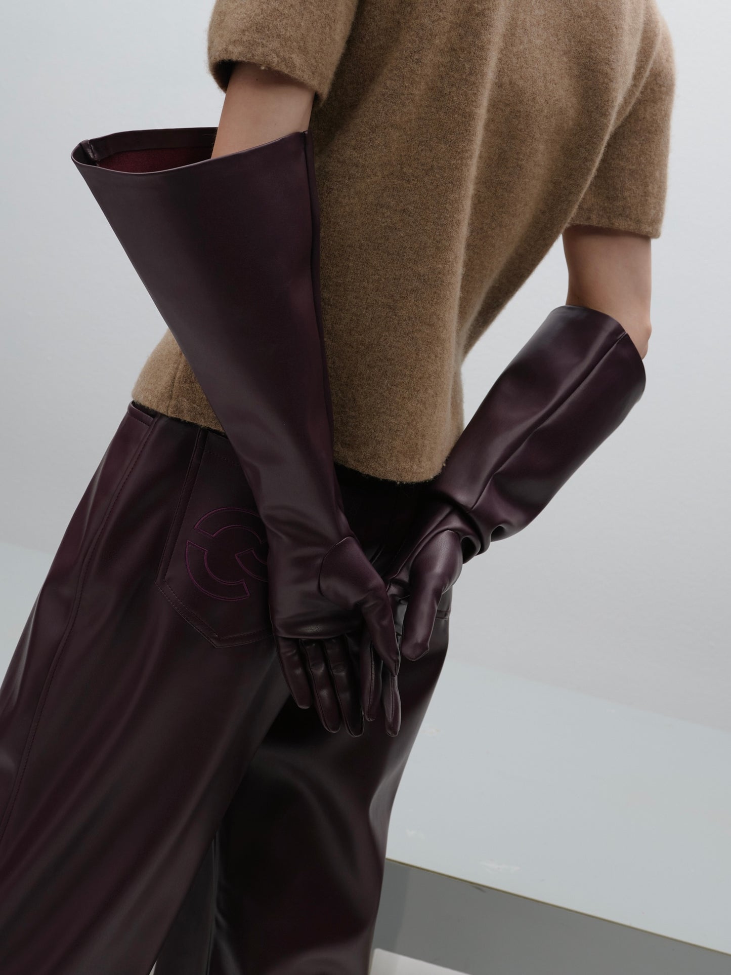 Рукавиці сливові з еко-шкіри довгі