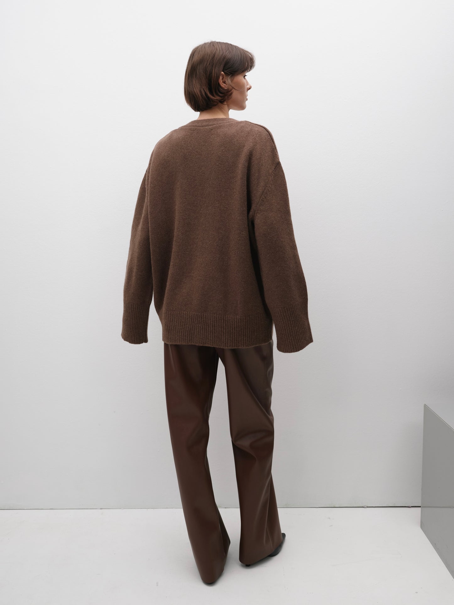 Кардиган вовняний коричневий з гудзиками