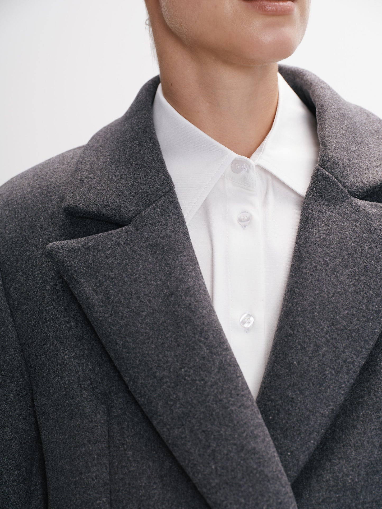 Сірий жакет - пальто COUTURE