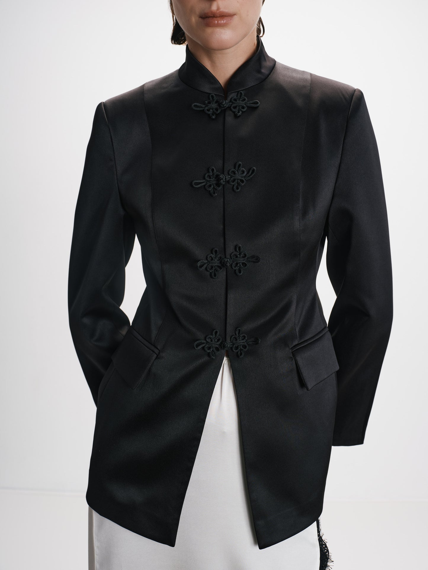 Сатиновий чорний жакет з вузловими застібками COUTURE