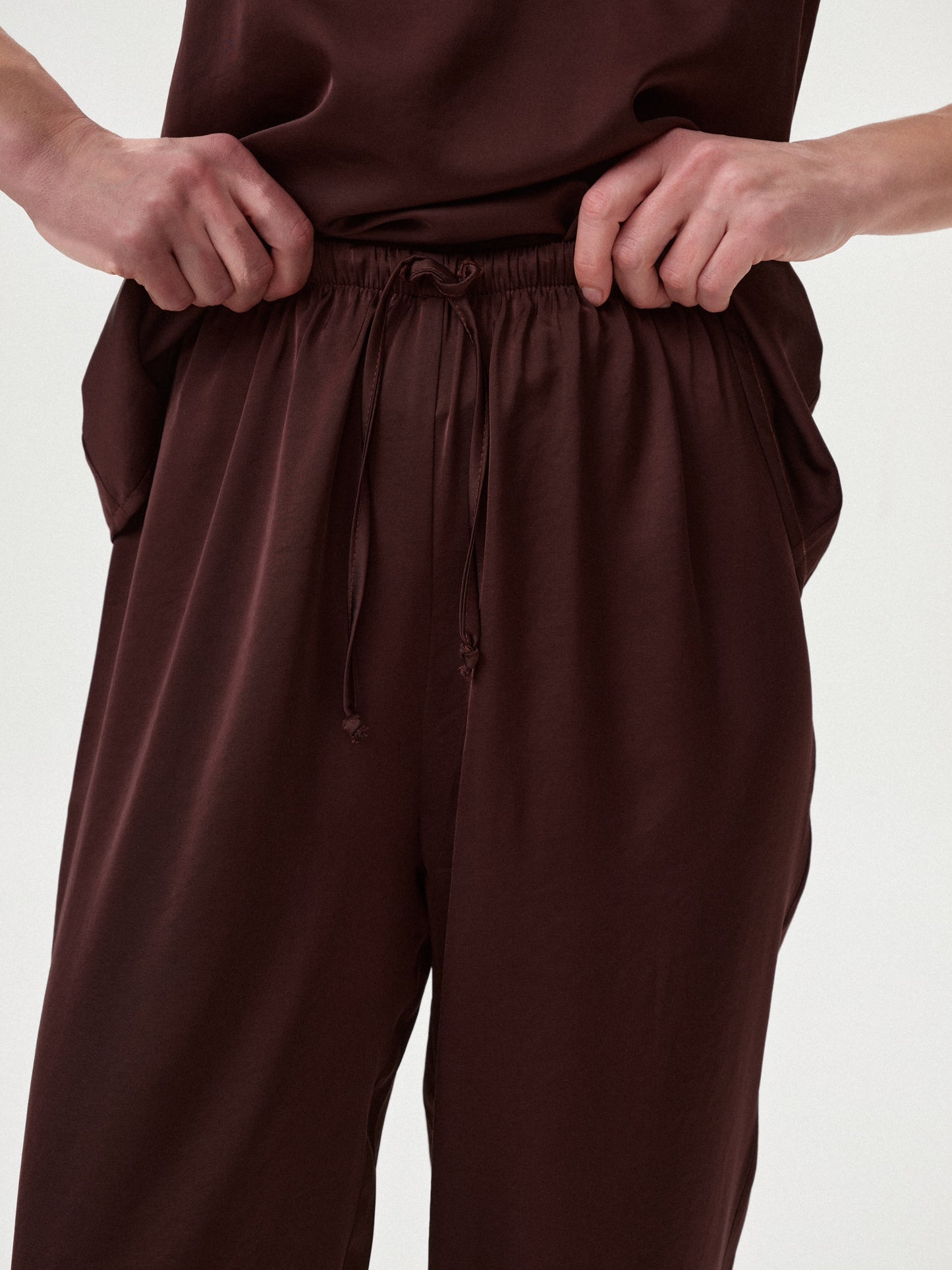 Штани сатин коричневі