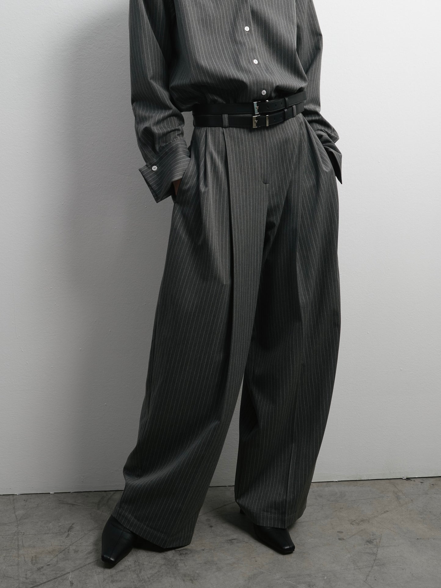 Палаццо сірі у смужку