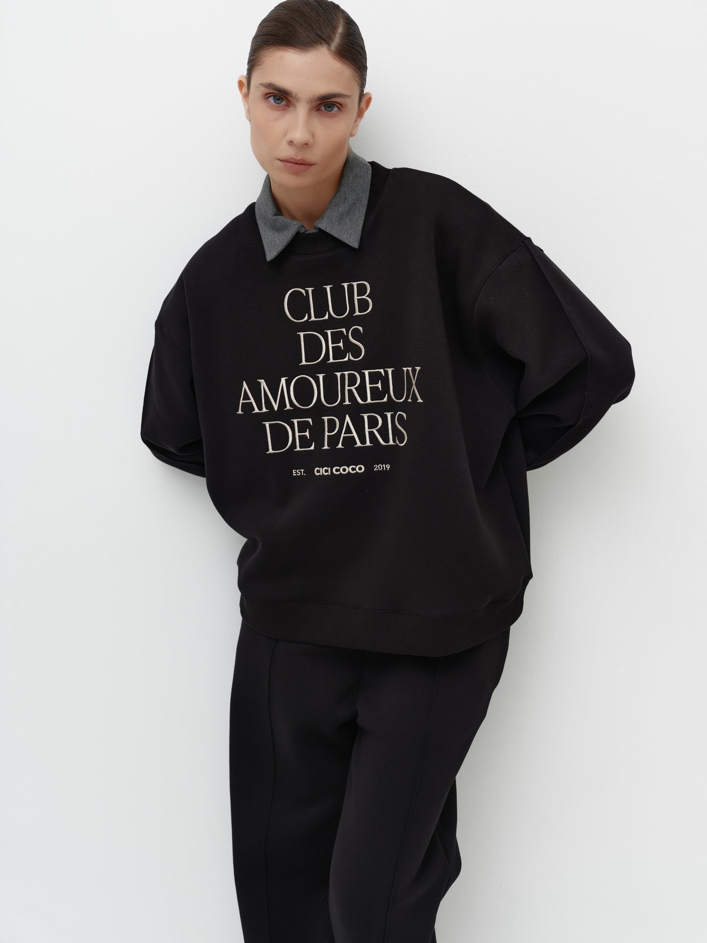 Fleece sweatshirt with embroidery black