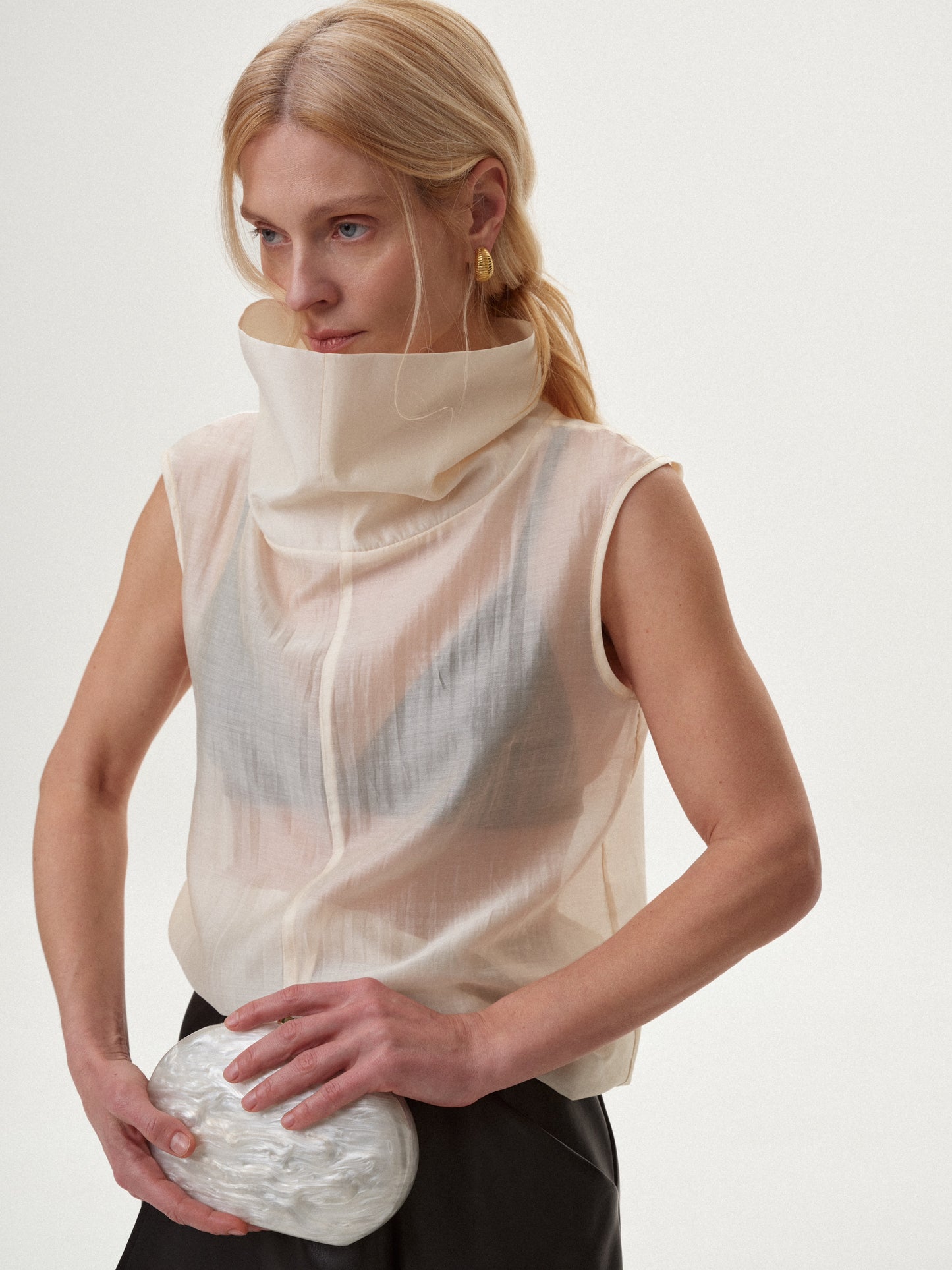 Топ під горло напівпрозорий шампань