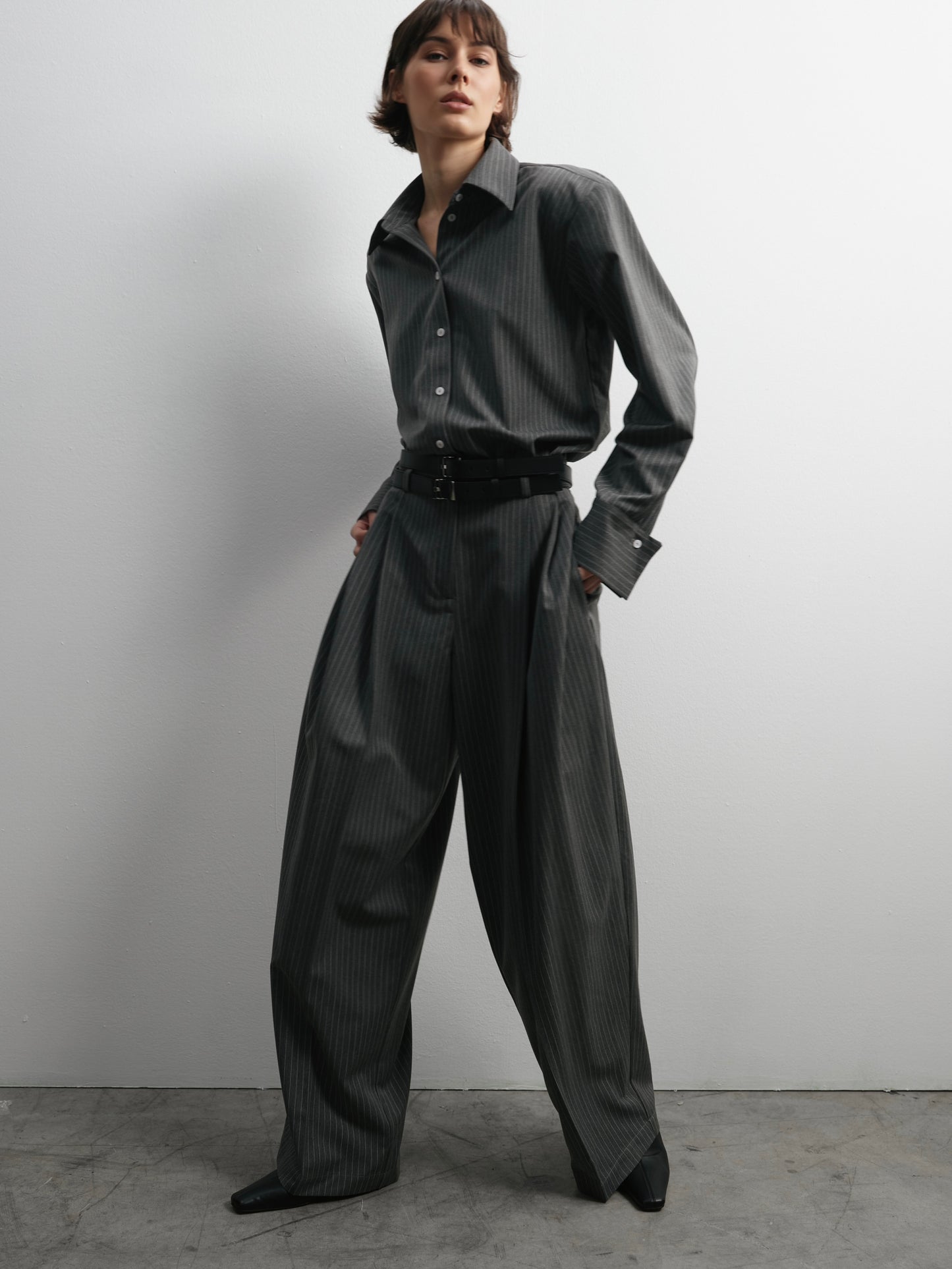 Палаццо сірі у смужку