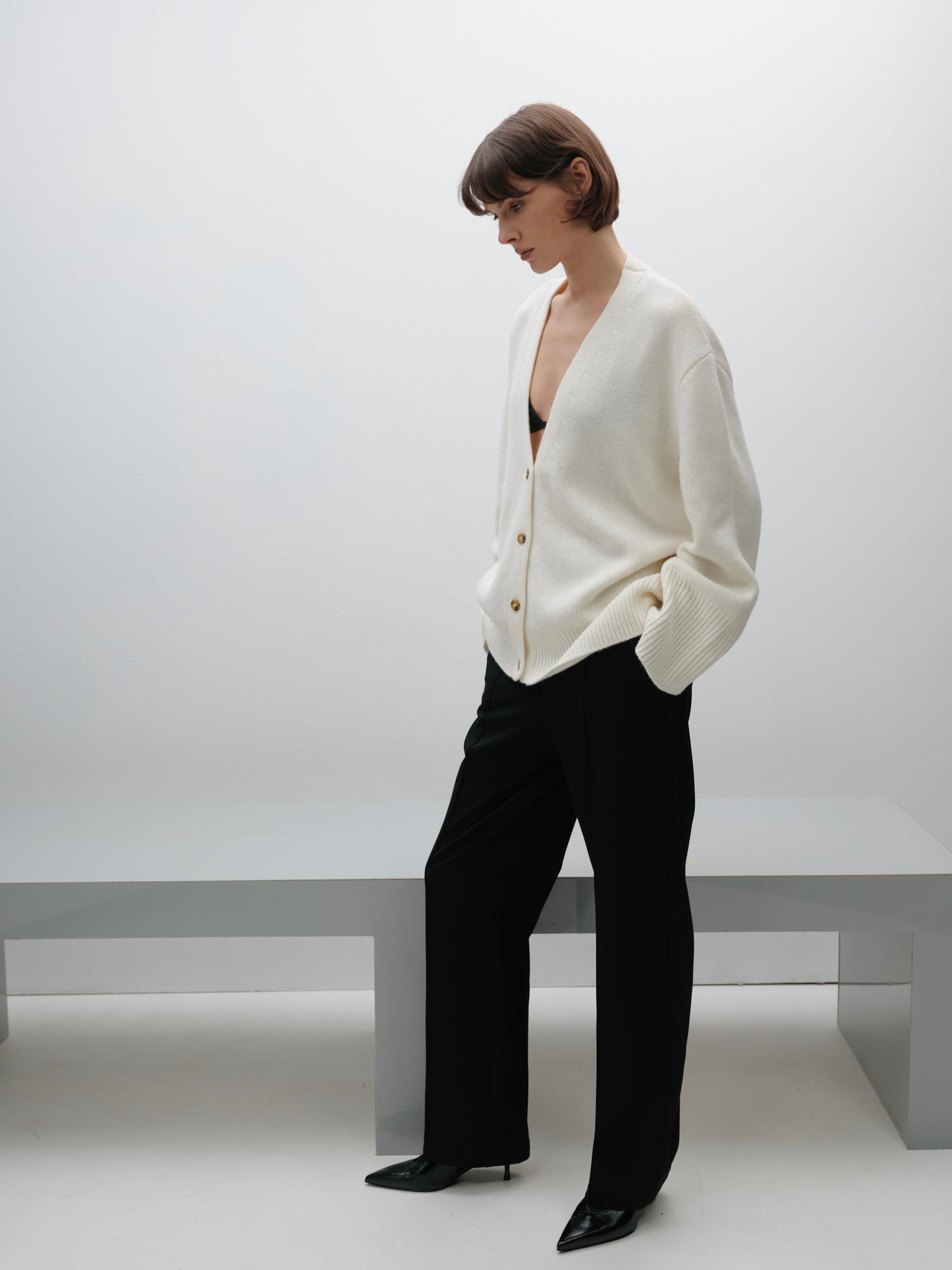 Кардиган вовняний молочний з гудзиками